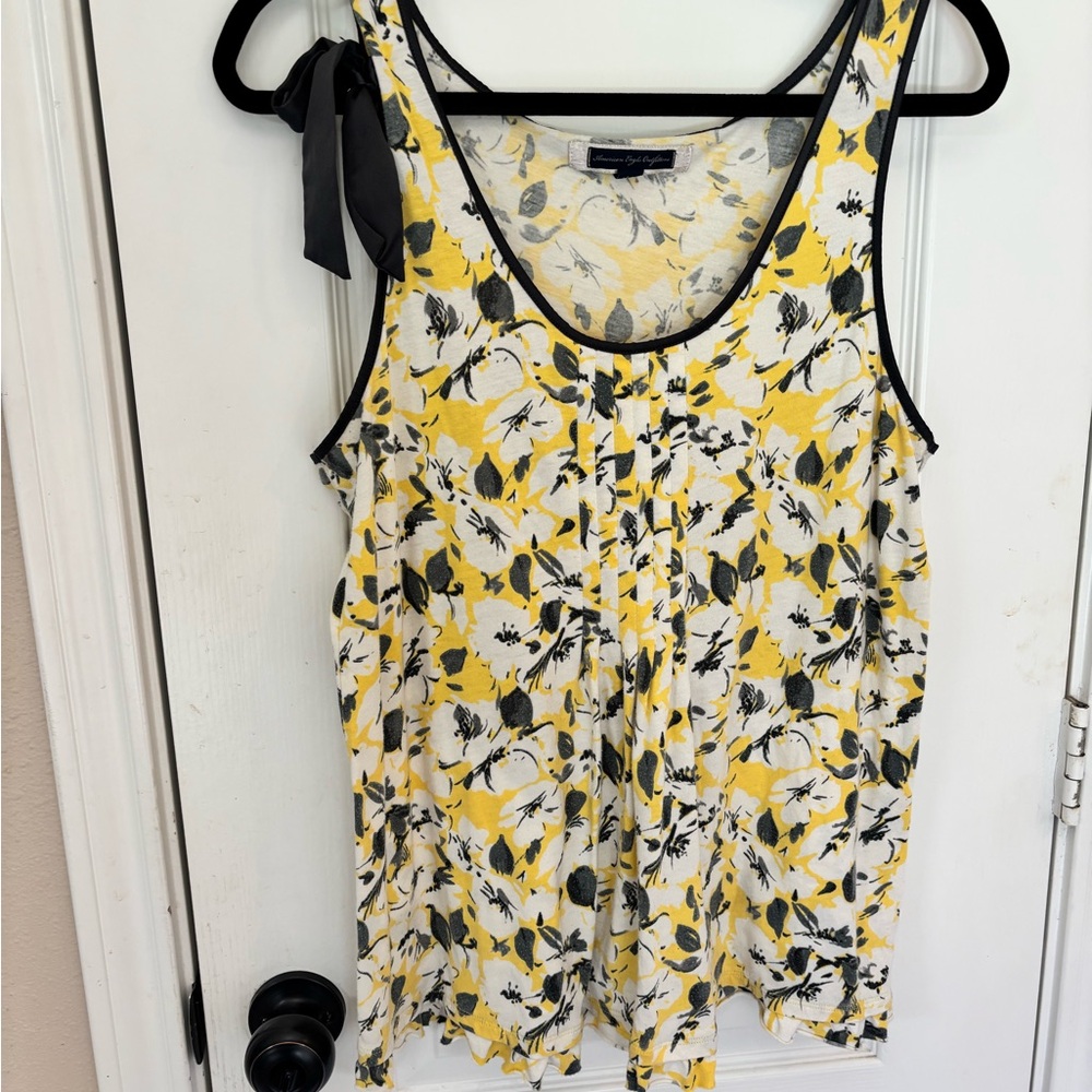 American Eagle Outfitters Yellow Floral Y2K Tank with Black Trim Women’s XL